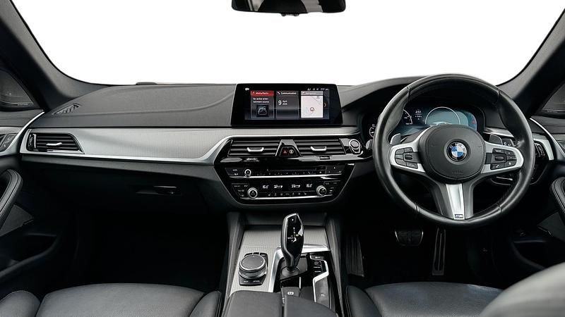 Used BMW 520 M Sport 190 HP (139 kW) 2019 White Estate