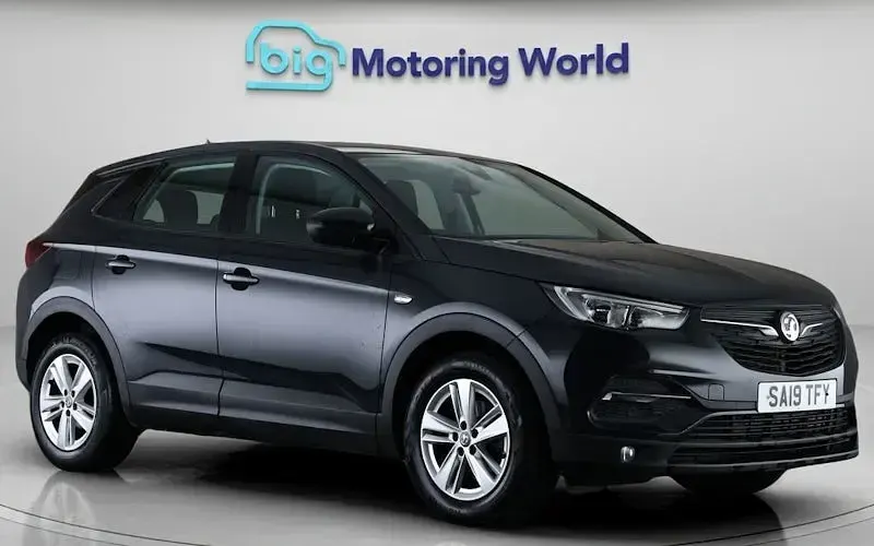 Used Vauxhall Grandland X S 131 HP (96 kW) 2019 SUV