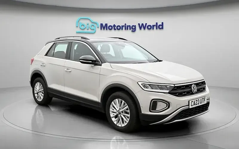 Usado VW T-Roc S 110 HP (80 kW) 2023 Cinzento SUV