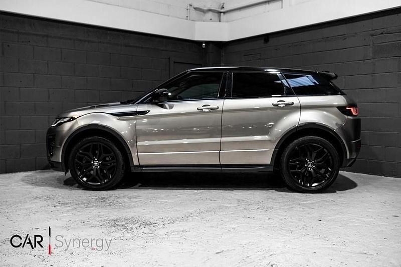 Used Land Rover Range Rover evoque HSE Dynamic 177 HP (130 kW) 2018 Silver Estate