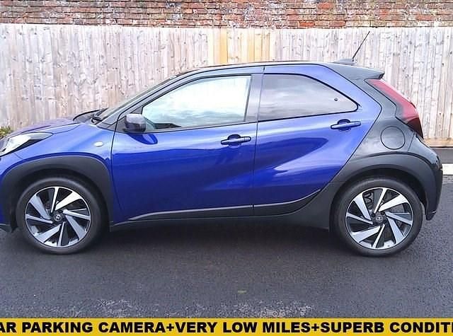 Used Toyota Aygo X 72 HP (52 kW) 2022 Blue SUV