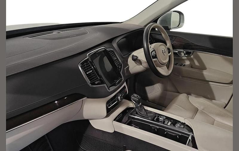 Usado Volvo XC90 Inscription 247 HP (181 kW) 2019 Prateado SUV