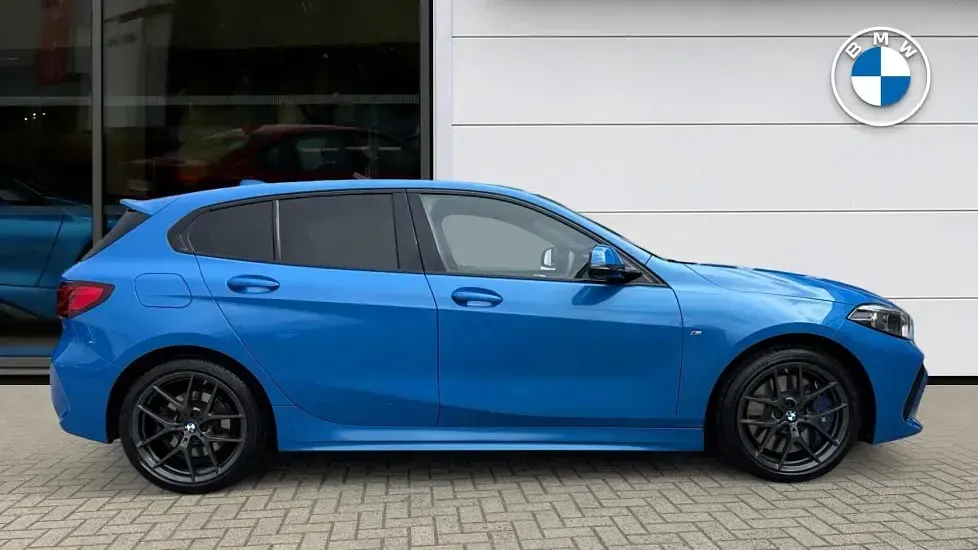 Used BMW 118 M Sport 134 HP (98 kW) 2023 Blue Hatchback
