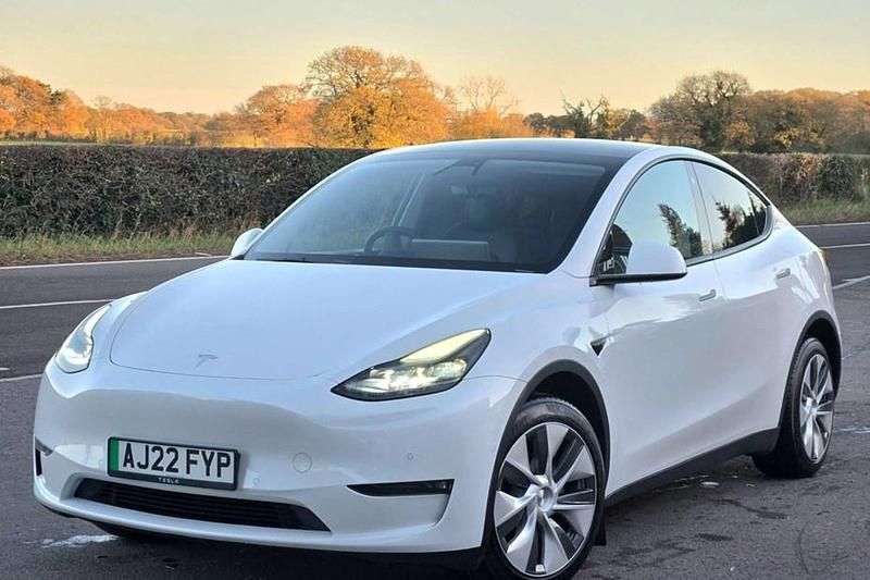White Used 2022 Tesla Model Y Long Range AWD SUV | £19,995 (Fair price) - Image 1/1