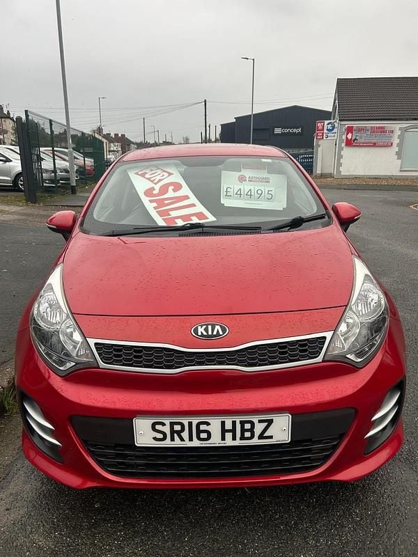 Used Kia Rio 84 HP (61 kW) 2016 Red Hatchback