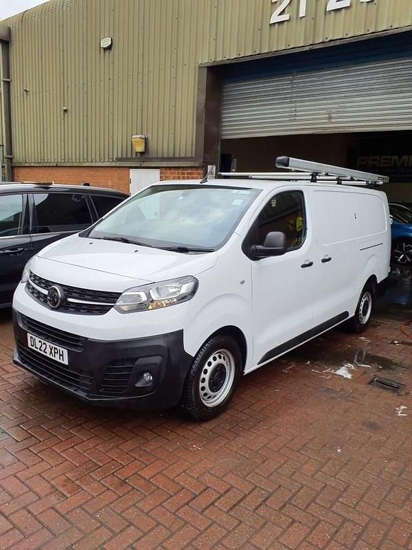 Used Vauxhall Vivaro S 2022 White MPV