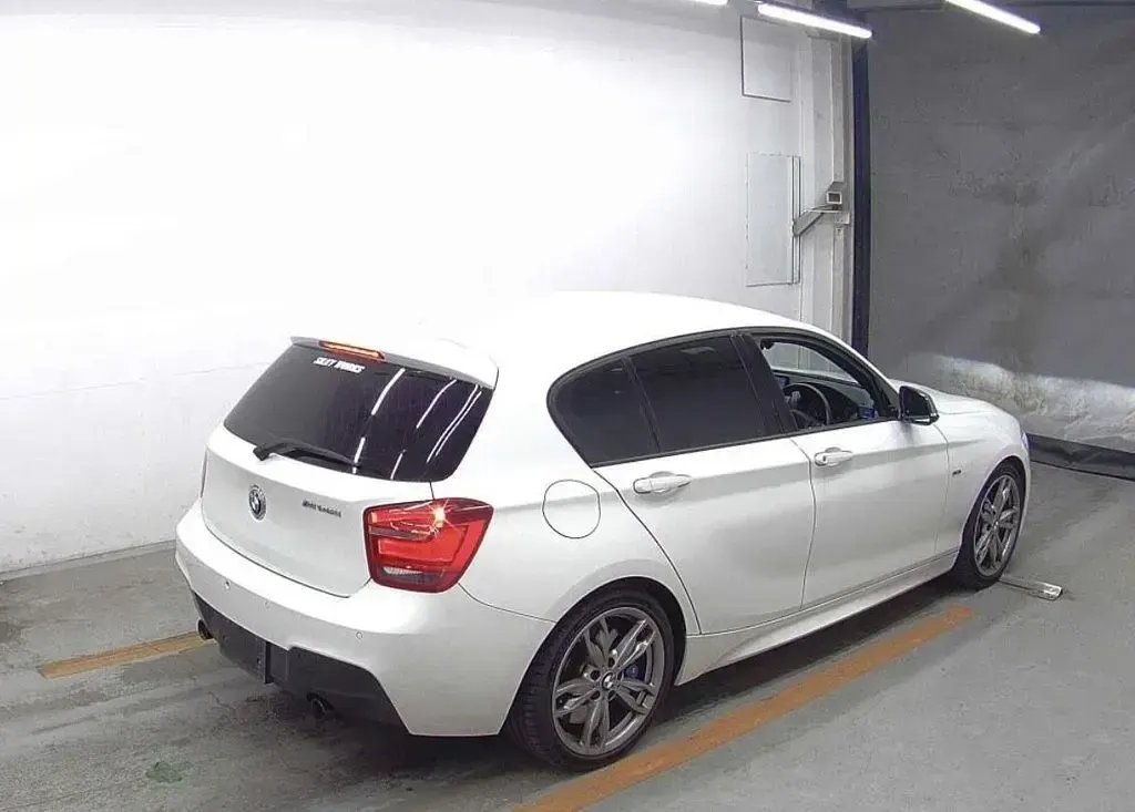 Used BMW M135 Comfort Edition 316 HP (232 kW) 2013 White Hatchback