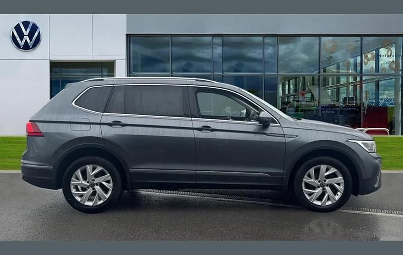 Used VW Tiguan Allspace Life 150 HP (110 kW) 2022 Grey SUV