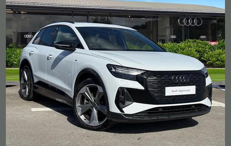 Used Audi Q4 e-tron Black Edition 210 kW (286 HP) 2025 White SUV