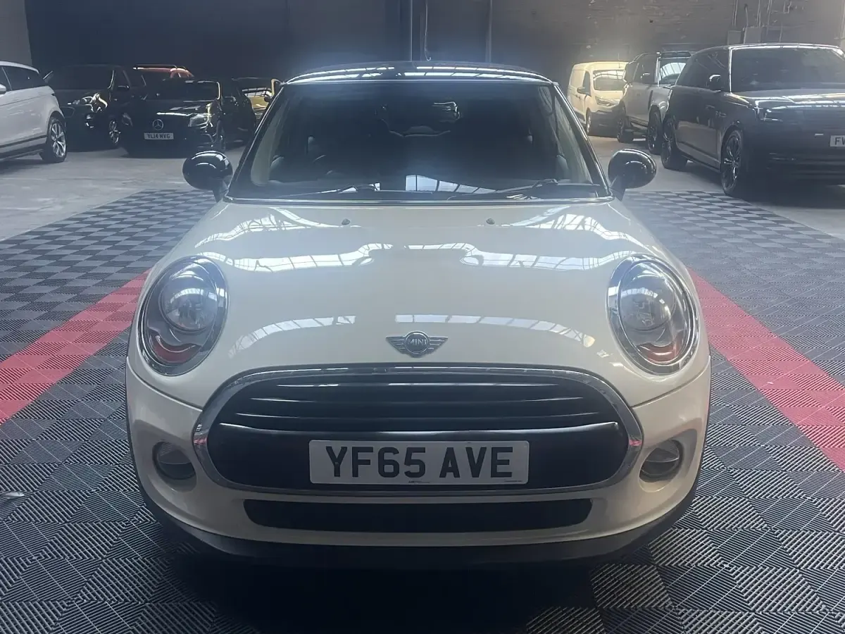 Used Mini Cooper Hatch 136 HP (100 kW) 2015 White Hatchback