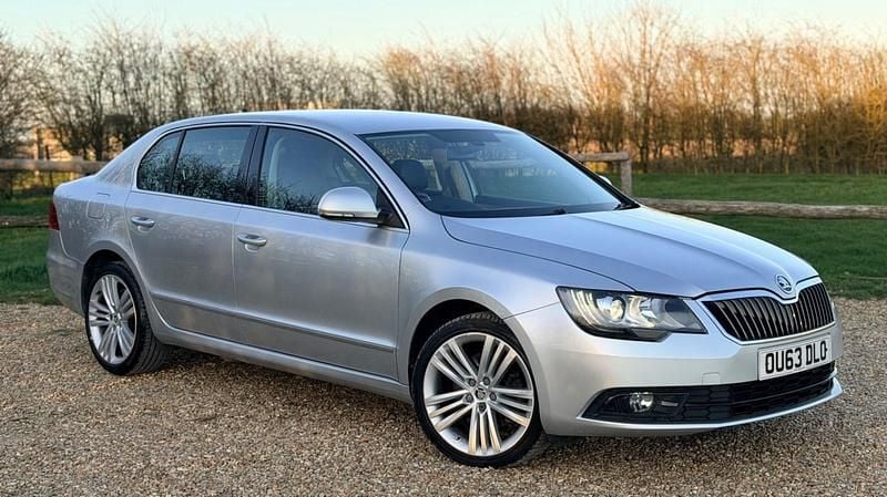 Used Skoda Superb Elegance 150 HP (110 kW) 2013 Silver Hatchback