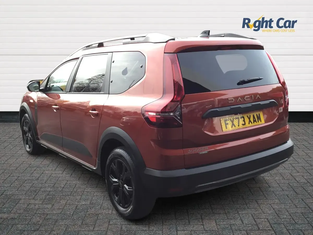 Used Dacia Jogger Extreme 141 HP (103 kW) 2024 Brown MPV