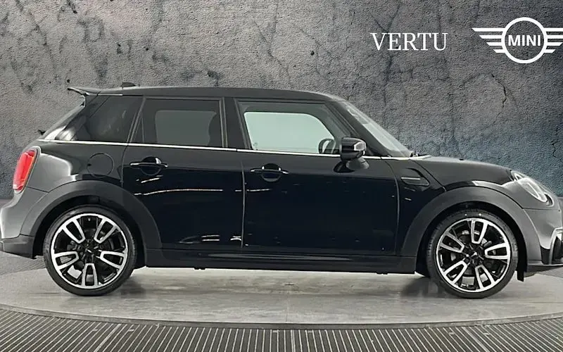 Used Mini Cooper Hatch 136 HP (100 kW) 2022 Black Hatchback