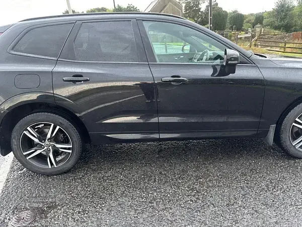 Used Volvo XC60 R-Design 187 HP (137 kW) 2018 Black SUV
