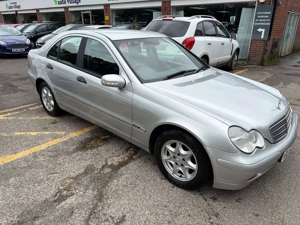 Used Mercedes C180 Classic 143 HP (105 kW) 2003 Silver Sedan