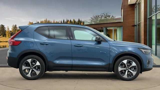Used Volvo XC40 Plus 194 HP (142 kW) 2025 SUV