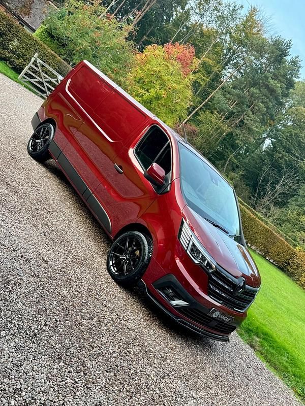 Used Renault Trafic 2023 Red MPV