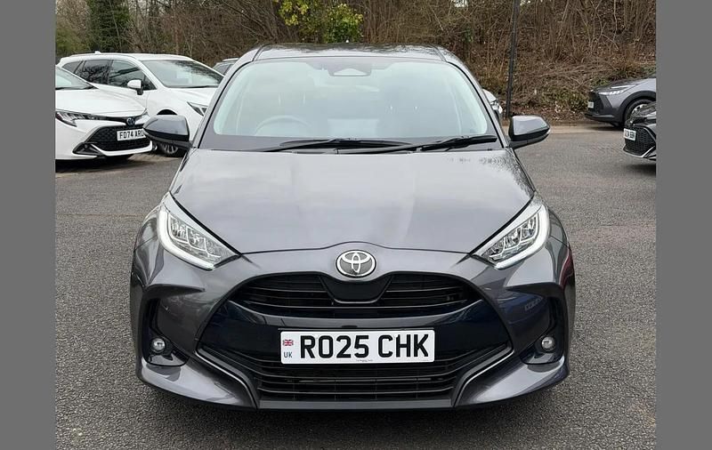 Used Toyota Yaris Hybrid Design 113 HP (83 kW) 2025 Grey Hatchback