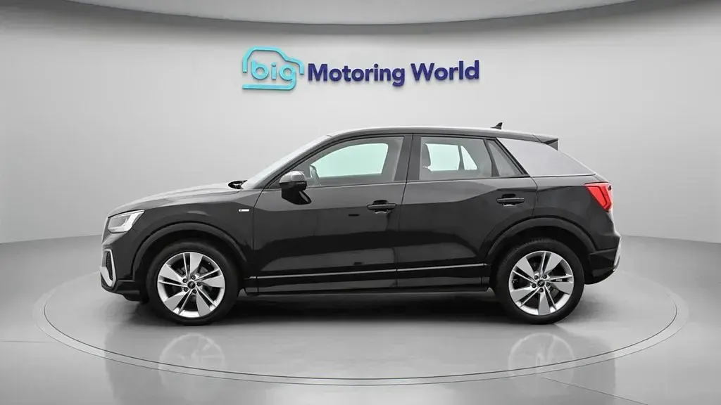 Usado Audi Q2 S-Line 150 CV (110 kW) 2023 Negro SUV