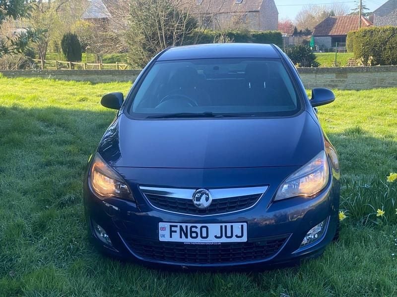 Used Vauxhall Astra SRi 110 HP (80 kW) 2010 Blue Hatchback