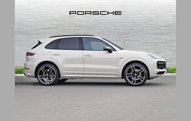 Used Porsche Cayenne 462 HP (339 kW) 2020 Beige SUV