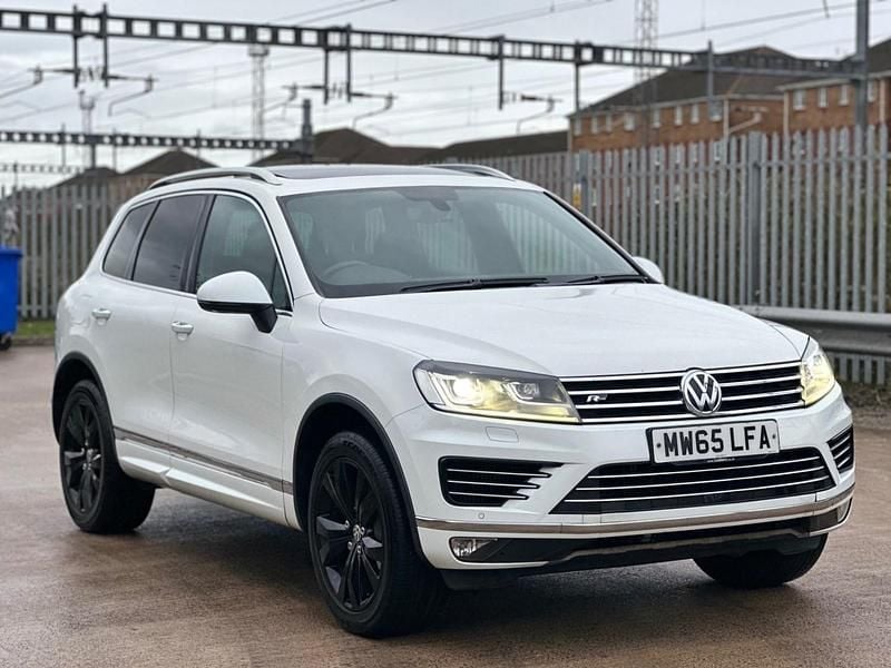 White Used 2015 VW Touareg R-line SUV | £10,495 (Expensive) - Image 1/4