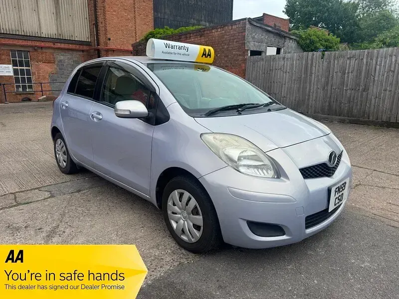 Used Toyota Yaris 101 HP (74 kW) 2009 Silver Hatchback