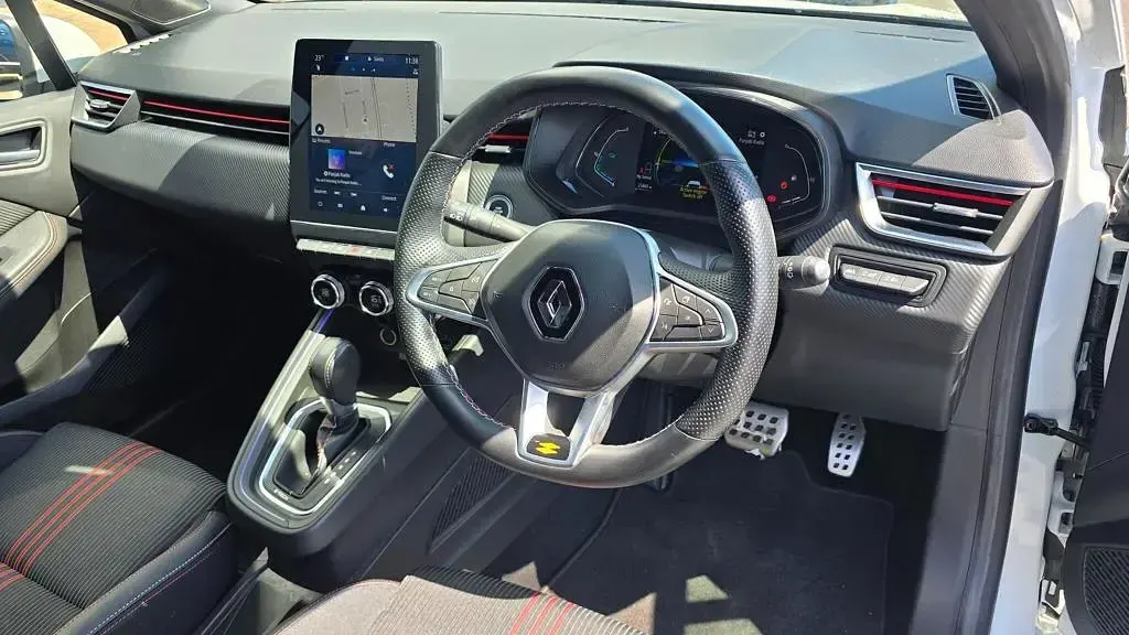 Used Renault Clio RS Line 140 HP (102 kW) 2021 White  Hatchback
