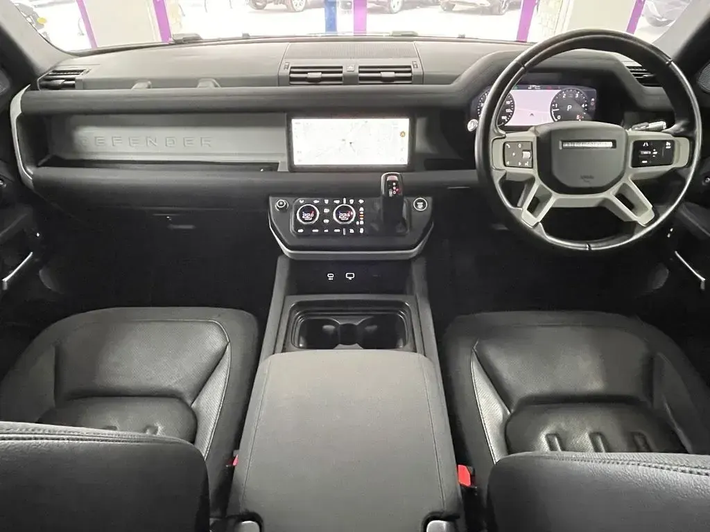Used Land Rover Defender S 200 HP (147 kW) 2021 Grey SUV