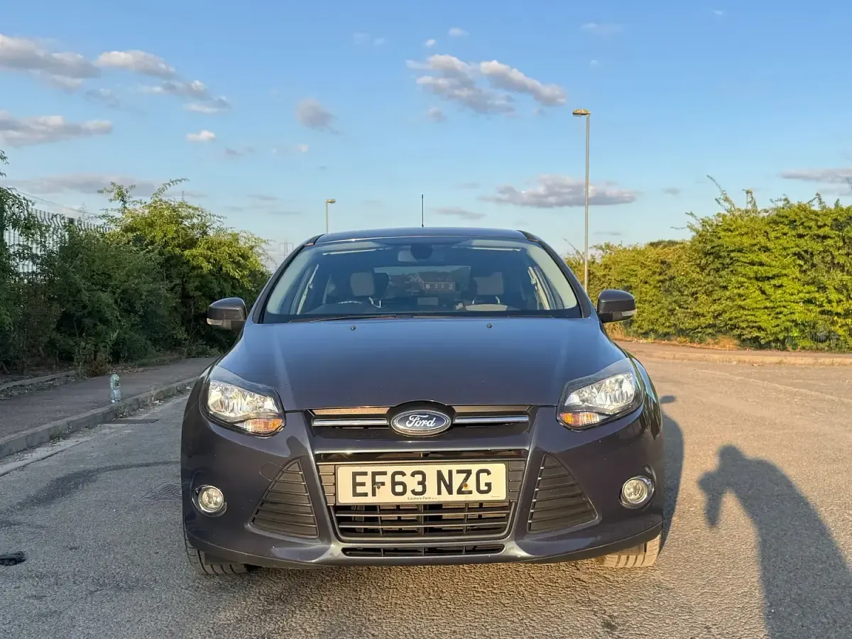 Used Ford Focus Zetec 125 HP (91 kW) 2014 Grey Hatchback