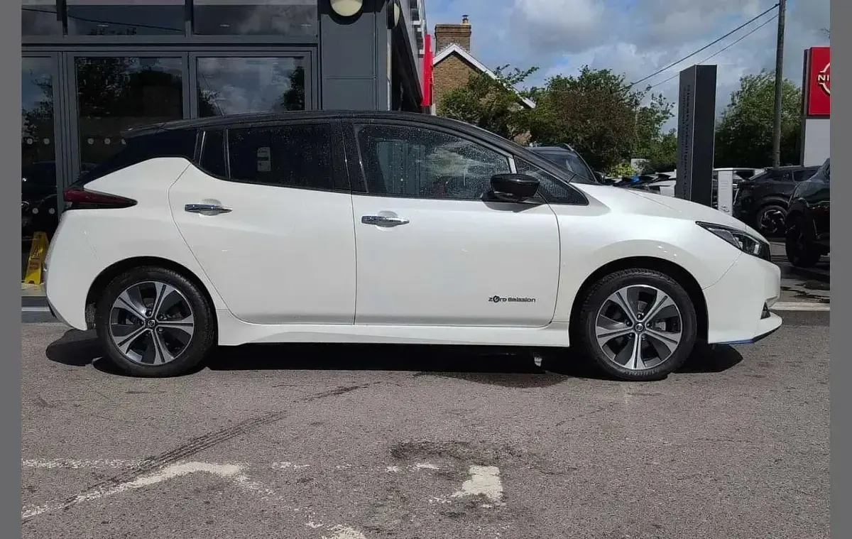 Used Nissan Leaf Tekna 160 kW (218 HP) 2020 White Hatchback