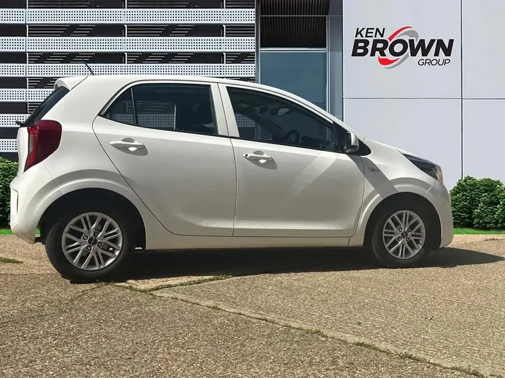 Used Kia Picanto 2023 White Hatchback