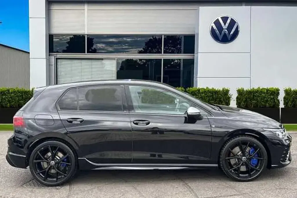 Used VW Golf VIII R 320 HP (235 kW) 2024 Black Hatchback