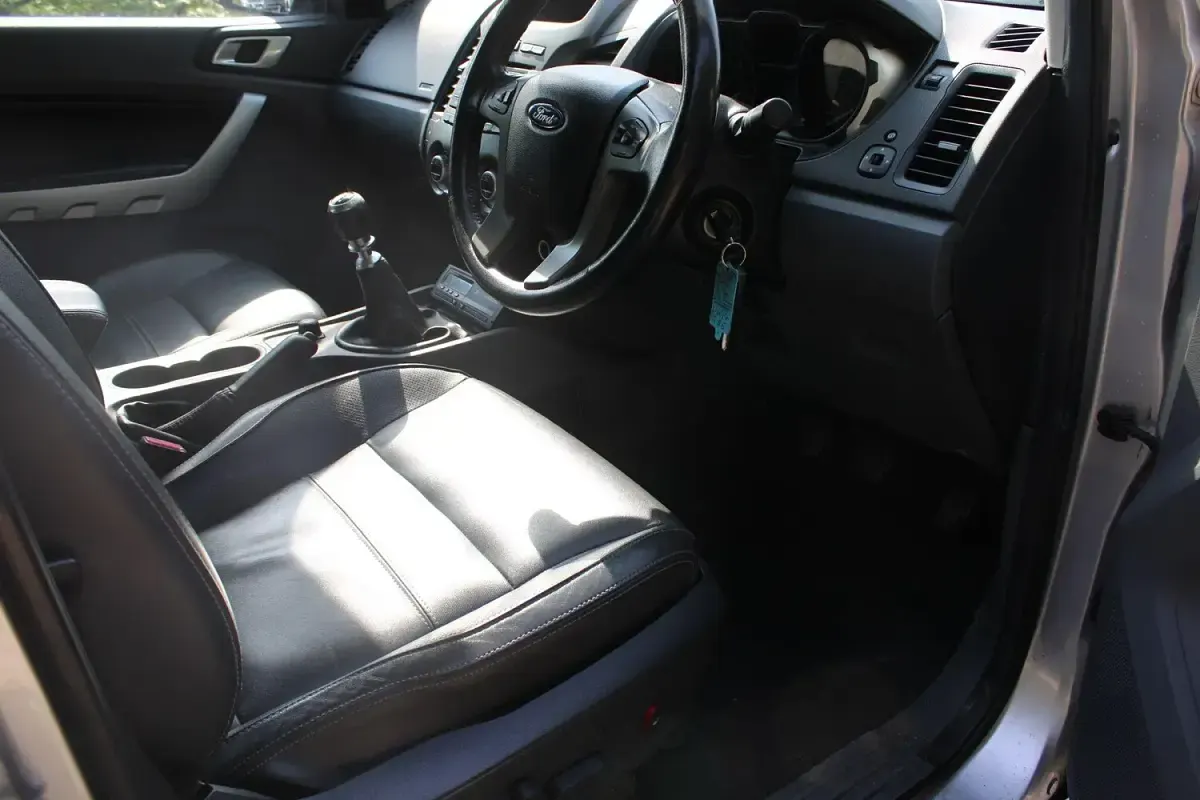 Used Ford Ranger Limited 200 HP (147 kW) 2014 Silver Pickup
