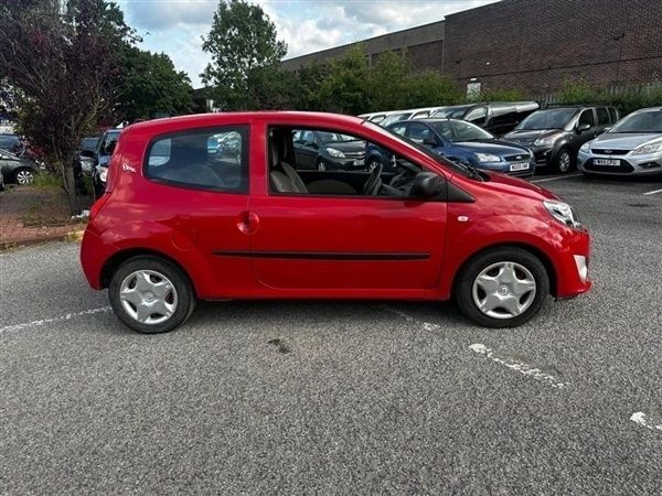 Red Used 2011 Renault Twingo Hatchback | £2,190 - Image 1/1