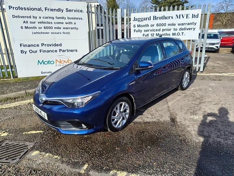 Used Toyota Auris Hybrid 2016 Blue Hatchback