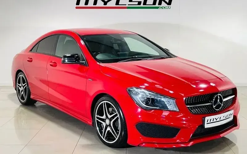Usado Mercedes CLA220 AMG 170 CV (125 kW) 2014 Berlina