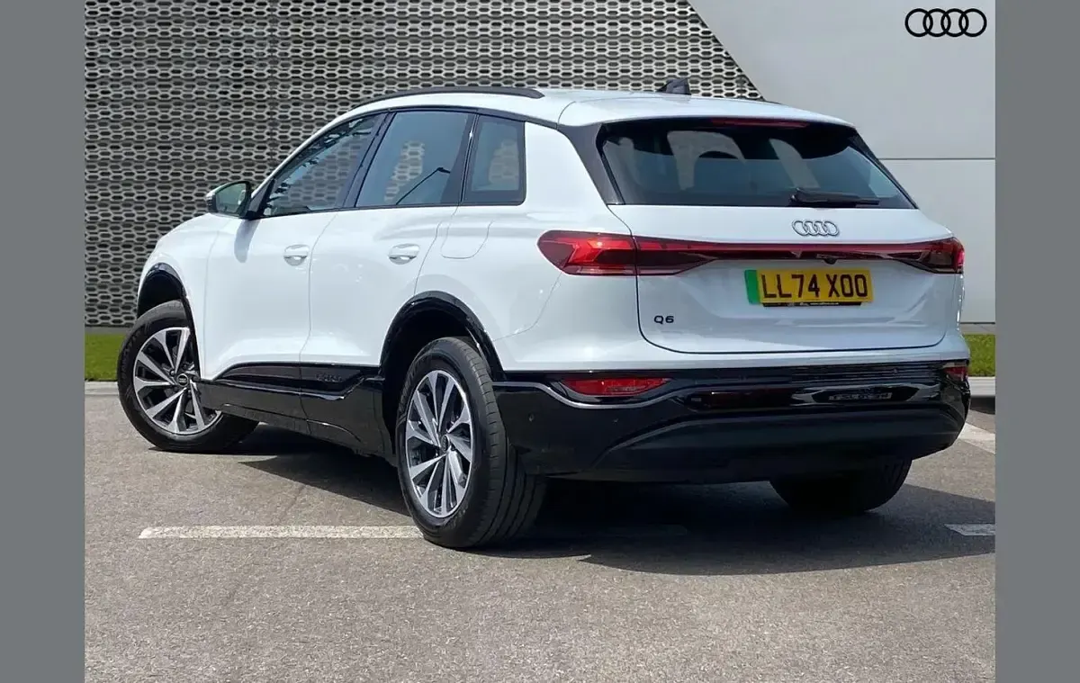 Used Audi Q6 e-tron Sport 221 kW (301 HP) 2024 White SUV