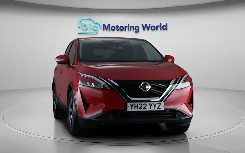 Used Nissan Qashqai N-Connecta 140 HP (102 kW) 2022 Red SUV
