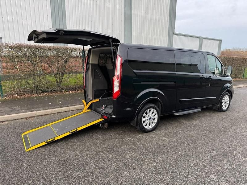 Used Ford Tourneo Titanium 130 HP (95 kW) 2023 Black MPV