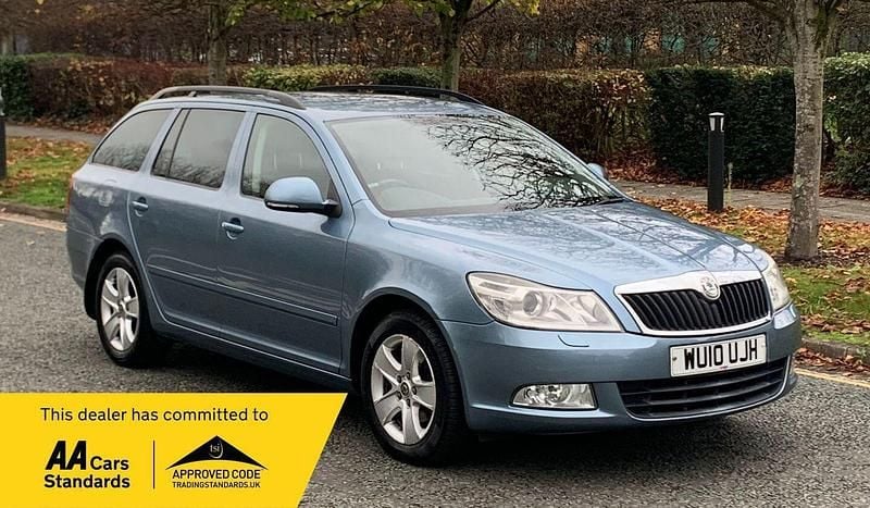 Grey Used 2010 Skoda Octavia Elegance Estate | £2,395 (Fair price) - Image 1/3