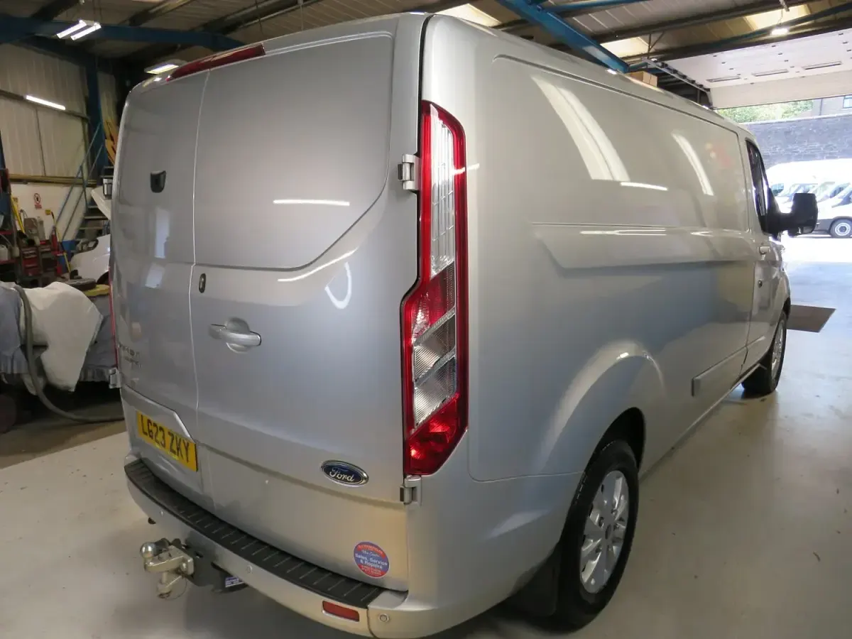 Used Ford Transit Custom Limited 130 HP (95 kW) 2023 Silver Van