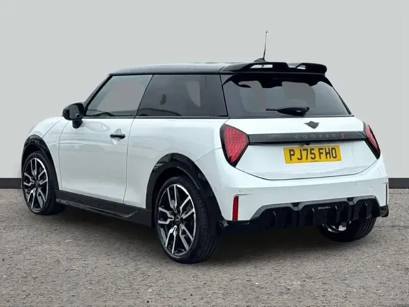 Used Mini Cooper S Hatch 201 HP (147 kW) 2025 White Hatchback
