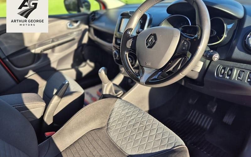 Used Renault Clio IV Dynamique 90 HP (66 kW) 2016 Hatchback