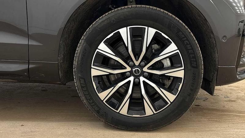 Usado Volvo XC60 Plus 247 HP (181 kW) 2025 Cinzento SUV