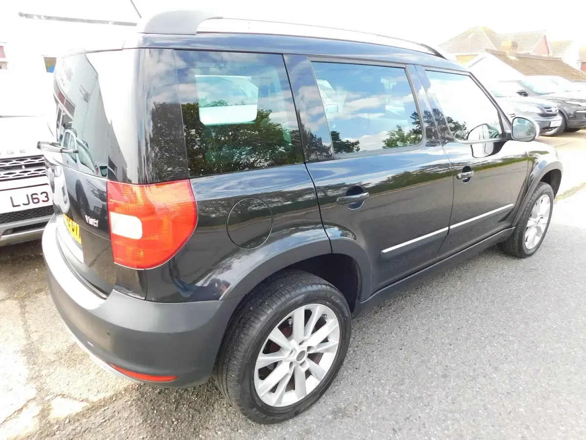 Used Skoda Yeti 105 HP (77 kW) 2012 Black SUV