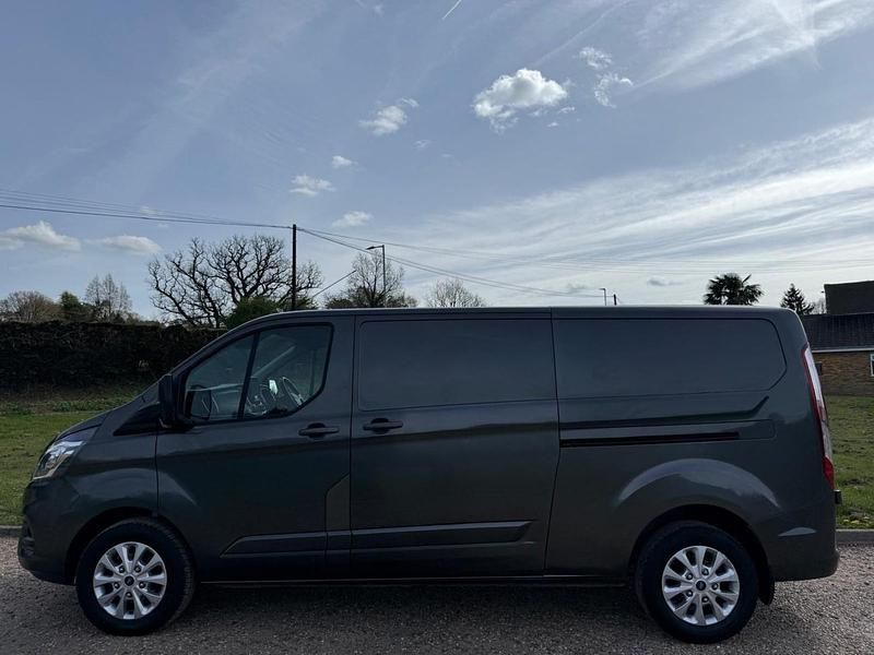 Usado Ford Transit Custom Limited 130 HP (95 kW) 2020 Cinzento Van