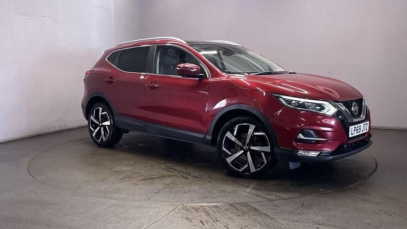 Red Used 2019 Nissan Qashqai S SUV | £11,599 (Fair price) - Image 1/4