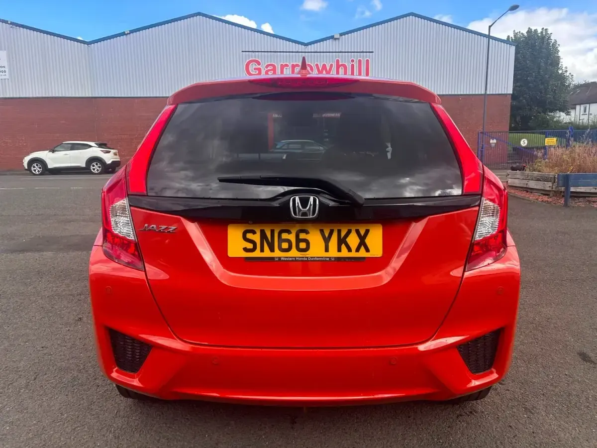 Used Honda Jazz EX 102 HP (75 kW) 2016 Orange Hatchback