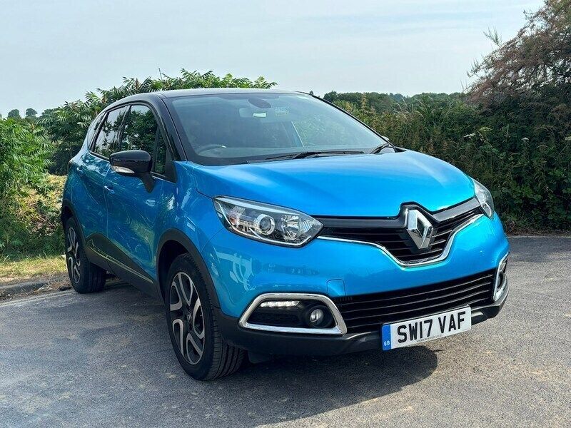 Blue/black Used 2017 Renault Captur Dynamique SUV | £8,495 (Fair price) - Image 1/4